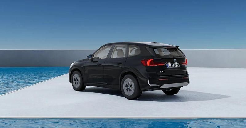 Neu BMW iX1 150 kW (204 PS) 2025 Schwarz uni SUV