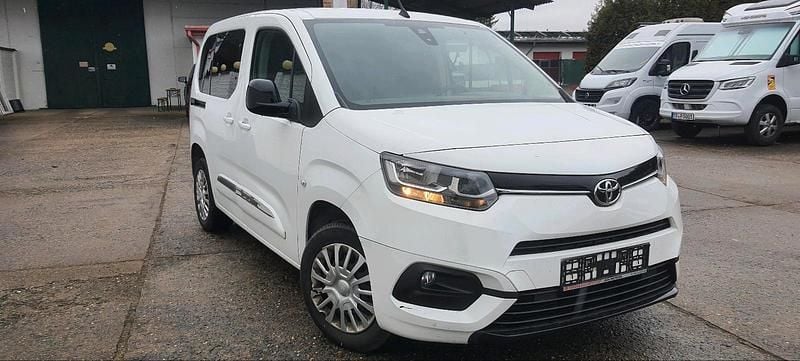 Gebraucht Toyota Proace Verso City 131 PS (96 kW) 2022 Weiß Kombi