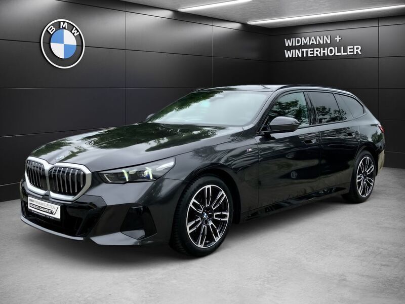 Grau Gebraucht 2024 BMW 520 Comfort Edition Kombi | 56.290 € (Fairer Preis) - Bild 1/3