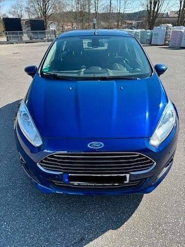 Gebraucht Ford Fiesta Titanium 101 PS (74 kW) 2016 Blau Limousine