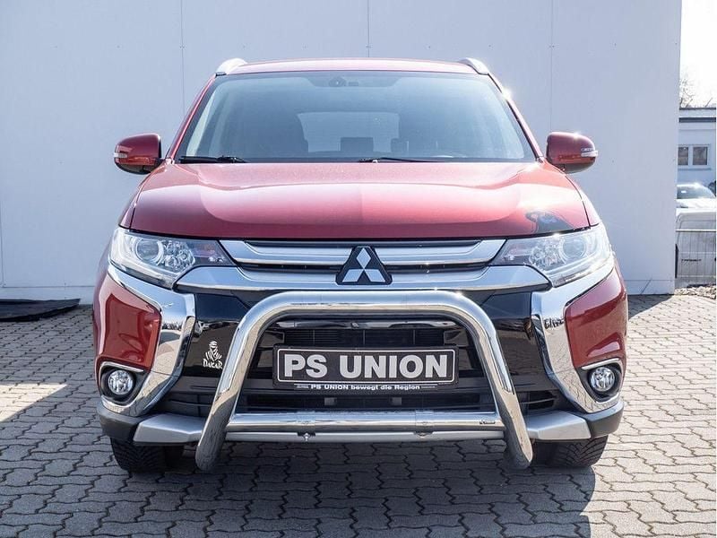Gebraucht Mitsubishi Outlander Edition 150 PS (110 kW) 2017 Rot SUV
