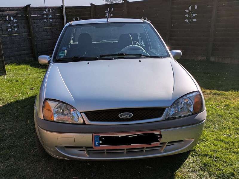 Silber Gebraucht 2001 Ford Fiesta Kleinwagen | 700 € - Bild 1/4