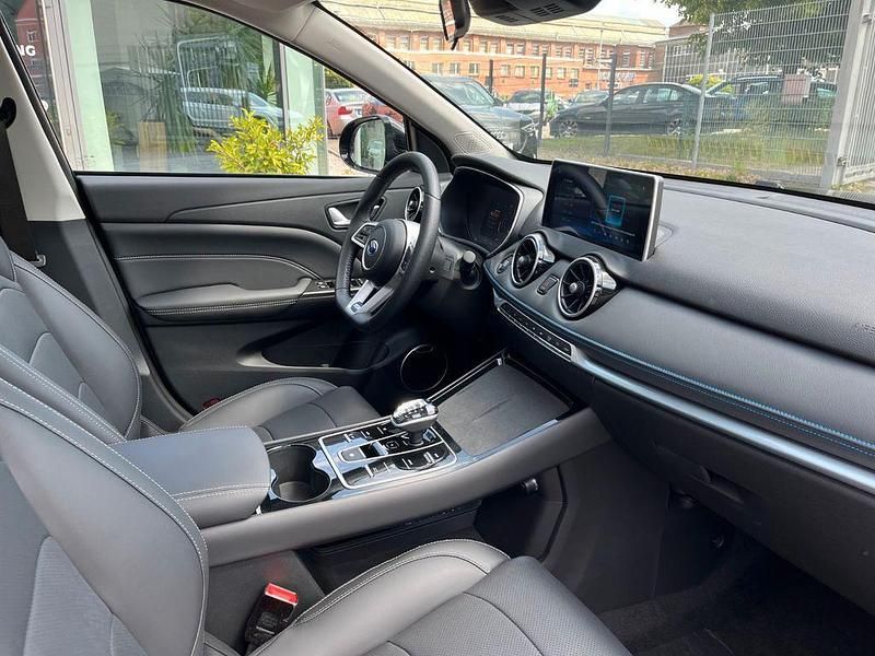 Neu Seres 3 119 kW (163 PS) 2025 Schwarz SUV