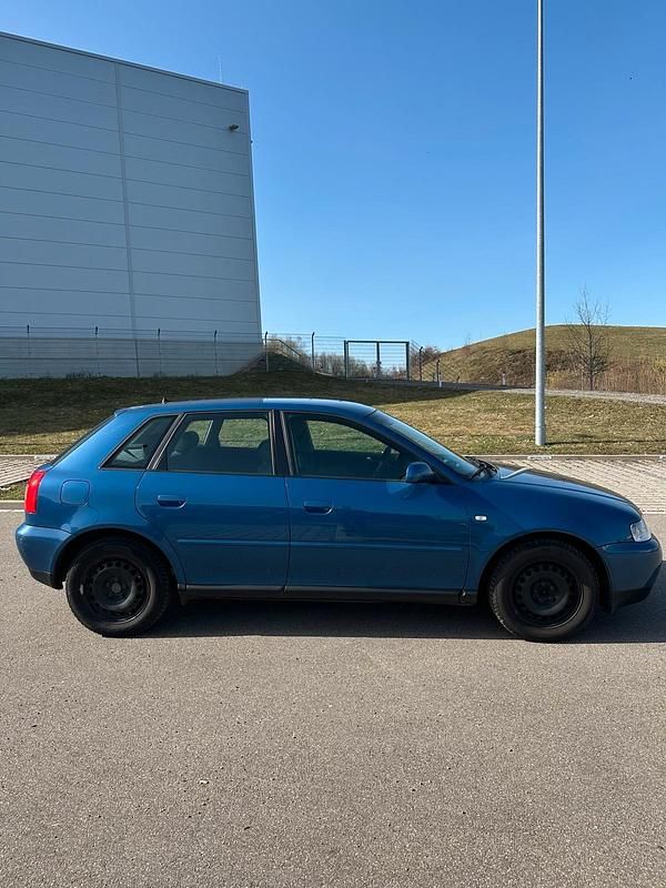 Gebraucht Audi A3 102 PS (75 kW) 2002 Blau Kleinwagen