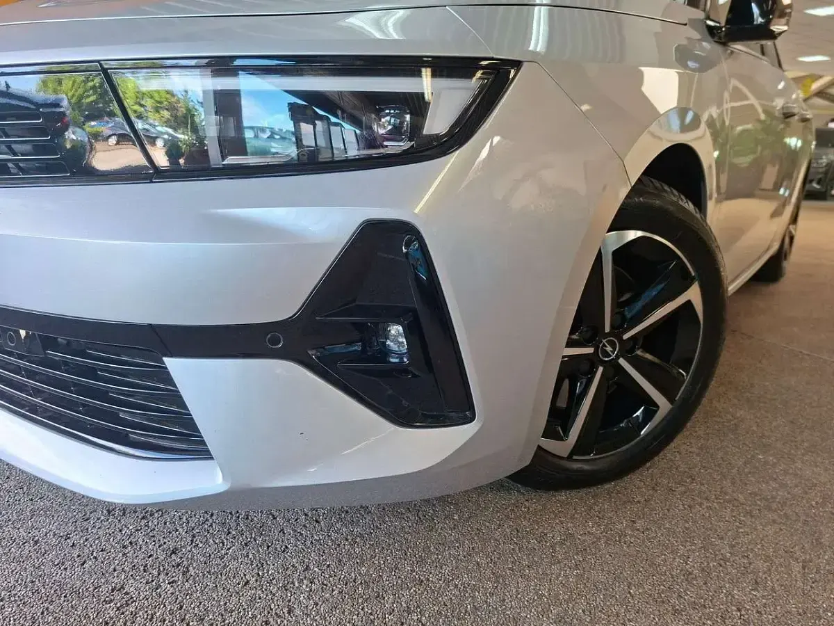 Gebraucht Opel Astra 131 PS (96 kW) 2025 Silber Kleinwagen