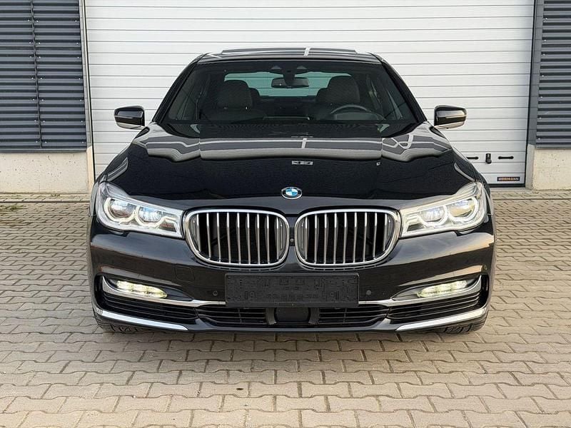 Gebraucht BMW 740 Performance 326 PS (239 kW) 2018 Schwarz Limousine