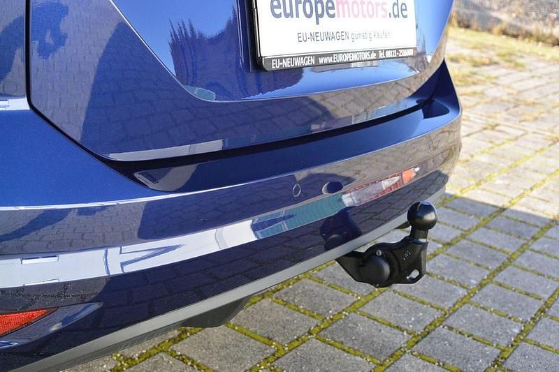 Neu VW Touran Edition 150 PS (110 kW) 2026 Blau Van / Kleinbus