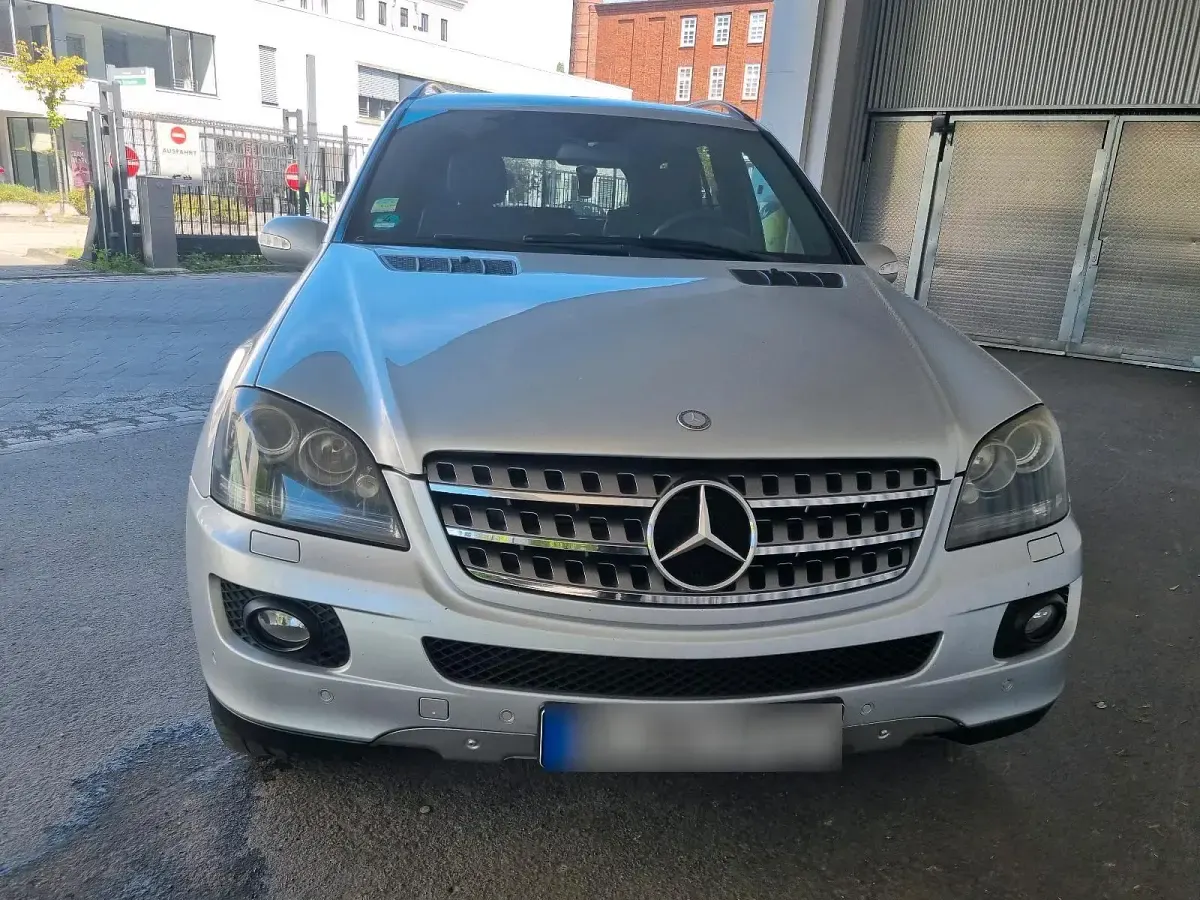 Second-hand Mercedes ML320 224 CP (164 kW) 2009 Argintiu SUV