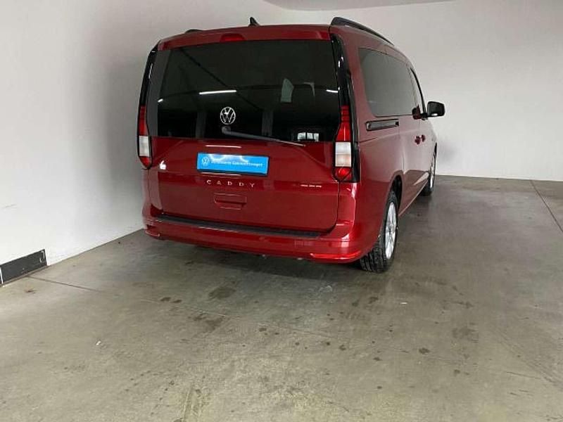 Gebraucht VW Caddy Life 122 PS (89 kW) 2023 I9 fortanarot metallic Van / Kleinbus