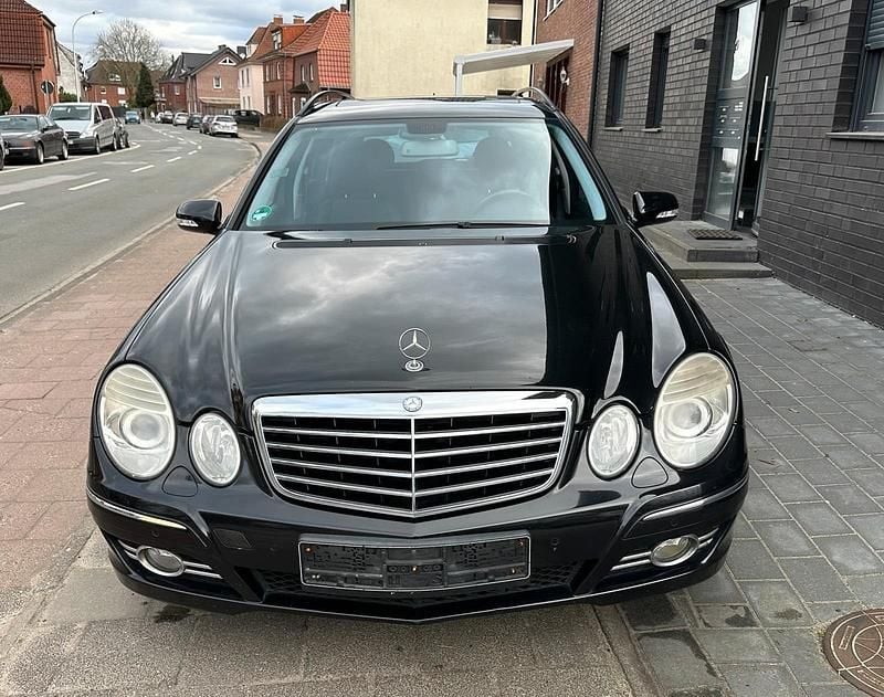 Gebraucht Mercedes E220 Avantgarde 170 PS (125 kW) 2009 Schwarz Kombi