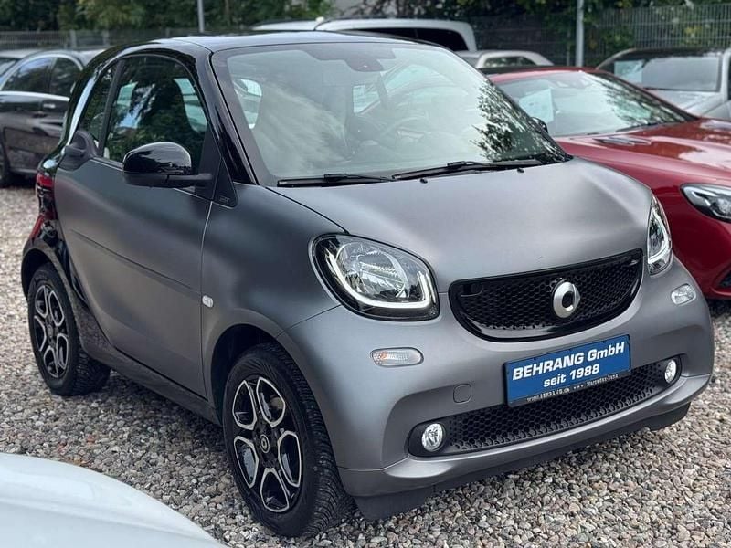 Grau Gebraucht 2016 Smart ForTwo Coupé Kleinwagen | 11.690 € (Fairer Preis) - Bild 1/4