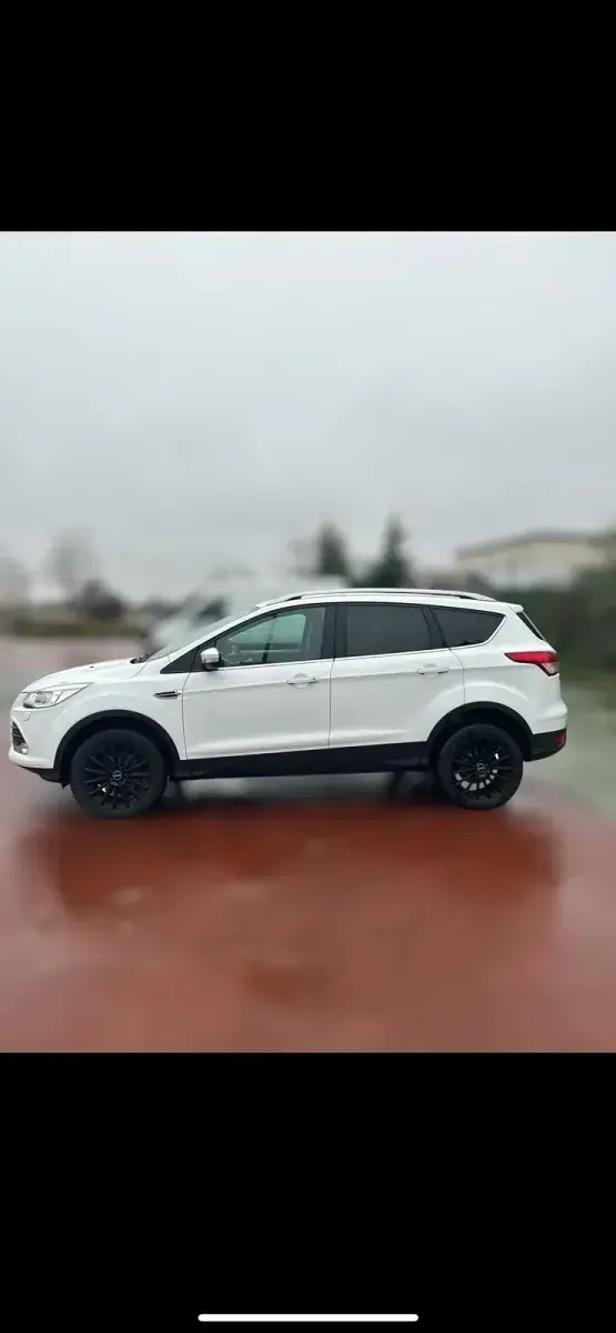 Gebraucht Ford Kuga Sport 120 PS (88 kW) 2016 Weiß SUV
