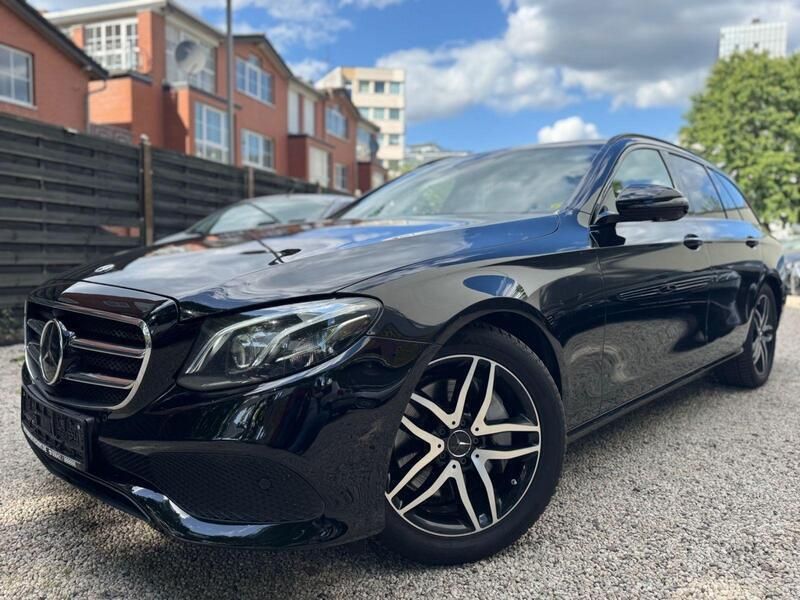 Ung. schwarz unilack Gebraucht 2018 Mercedes E350 Avantgarde Kombi | 20.950 € (Guter Preis) - Bild 1/4
