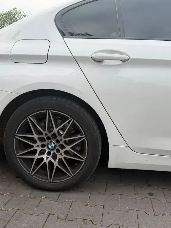 Gebraucht BMW 520 184 PS (135 kW) 2018 Weiß Limousine