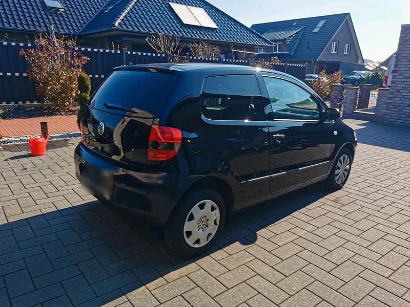 Gebraucht VW Fox 54 PS (39 kW) 2007 Schwarz Kleinwagen