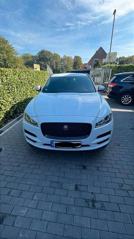 Weiß Gebraucht 2016 Jaguar F-Pace SUV | 19.900 € (Superpreis) - Bild 1/4