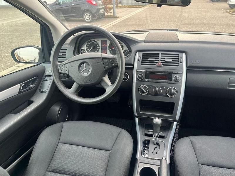 Gebraucht Mercedes B170 116 PS (85 kW) 2006 Silber Van / Kleinbus