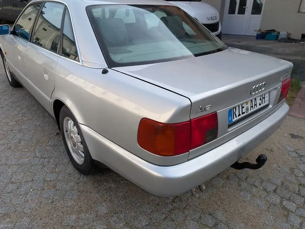 Gebraucht Audi A6 140 PS (102 kW) 1995 Silber Limousine