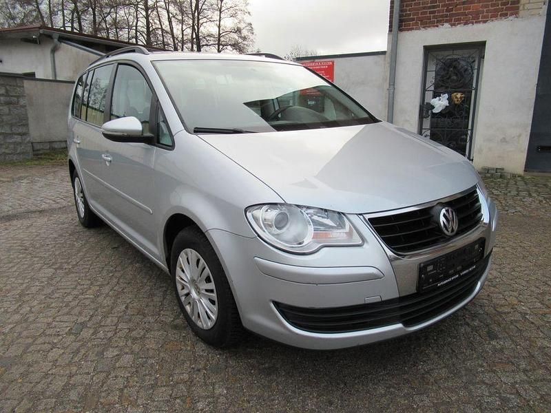 Gebraucht VW Touran Trendline 140 PS (102 kW) 2010 Silber Van / Kleinbus
