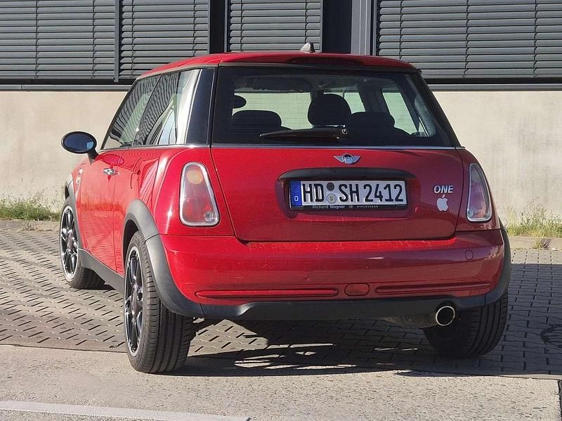 Second-hand Mini ONE Seven 110 CP (80 kW) 2006 Roșu Hatchback