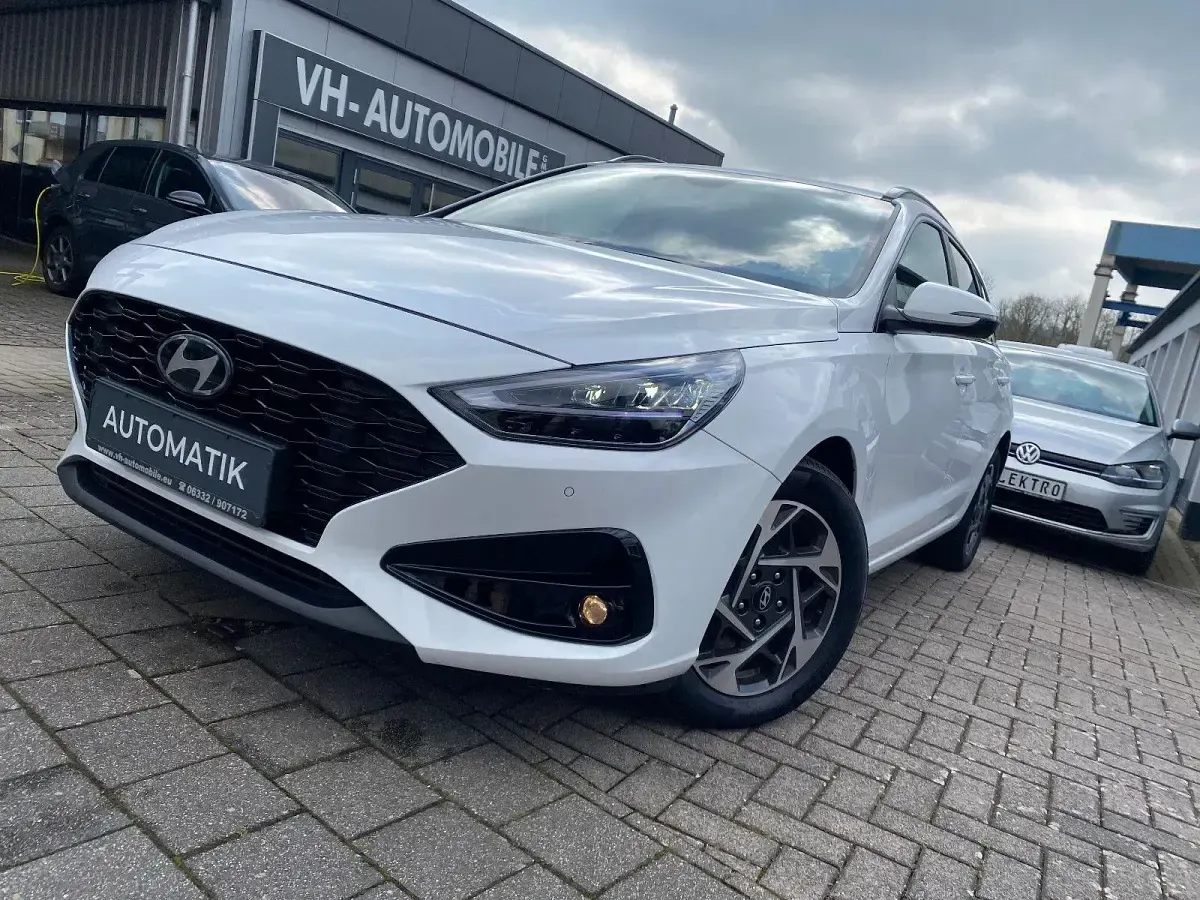 Gebraucht Hyundai i30 101 PS (74 kW) 2024 Weiß Kombi
