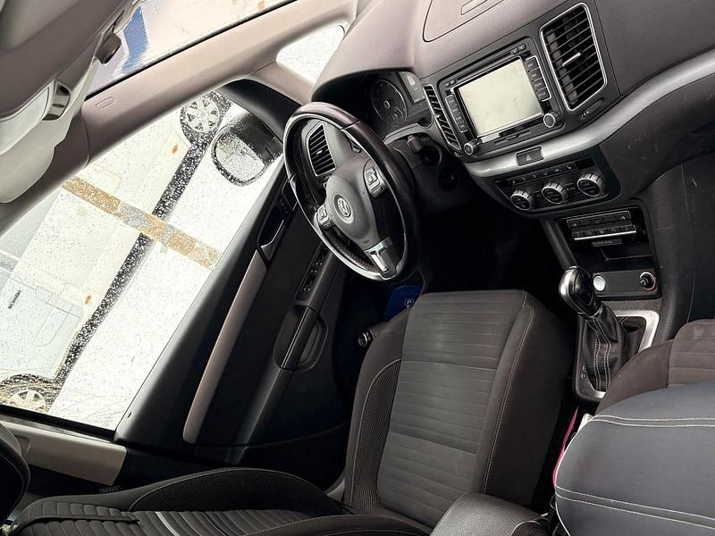 Second-hand VW Sharan Cup 200 CP (147 kW) 2015 Maro Monovolum
