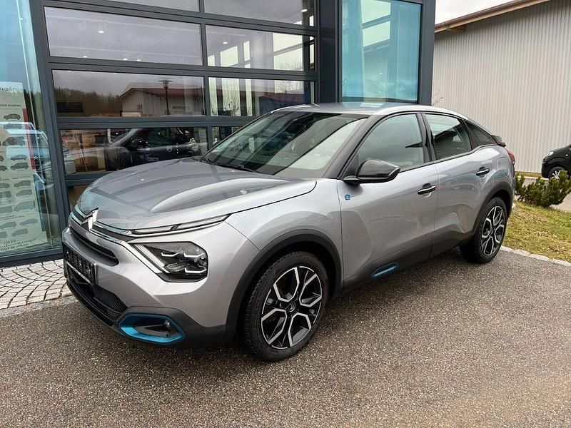 Grau Gebraucht 2021 Citroën e-C4 Feel Limousine | 17.990 € (Etwas zu teuer) - Bild 1/4