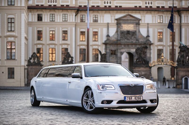 Weiß Gebraucht 2011 Lancia Thema Limousine | 59.300 € - Bild 1/3