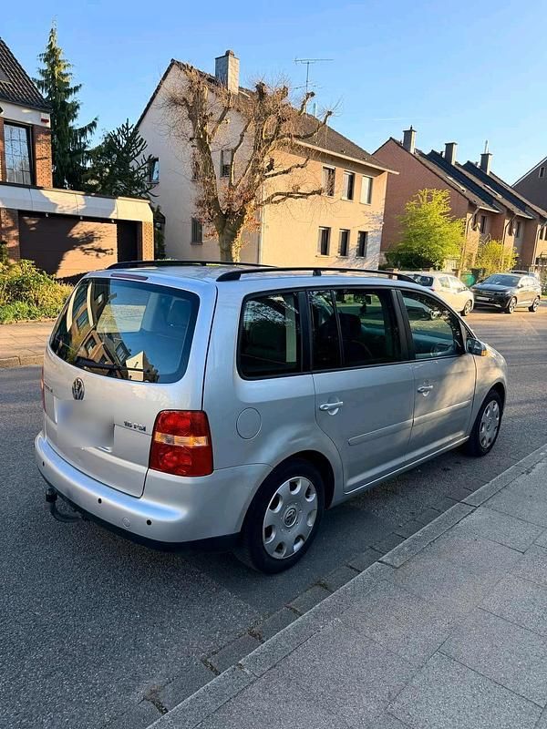Gebraucht VW Touran 116 PS (85 kW) 2004 Silber Van / Kleinbus