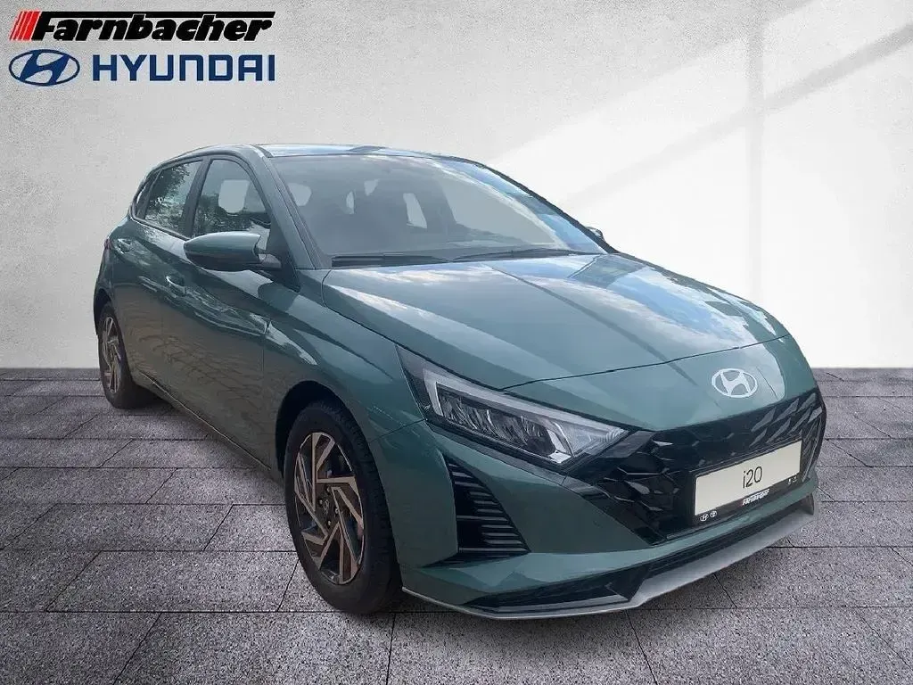 Neu Hyundai i20 Trend 90 PS (66 kW) 2025 Grün Kleinwagen