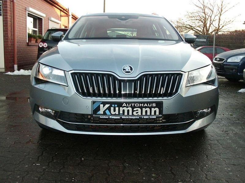 Gebraucht Skoda Superb Style 150 PS (110 kW) 2018 Grau Kombi