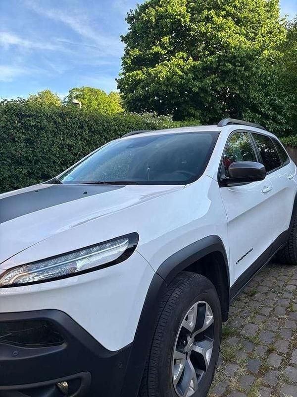Weiß Gebraucht 2017 Jeep Cherokee SUV | 19.999 € (Teuer) - Bild 1/4