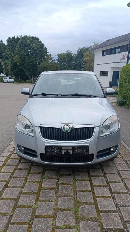Silber Gebraucht 2010 Skoda Fabia Kombi | 1.600 € - Bild 1/4