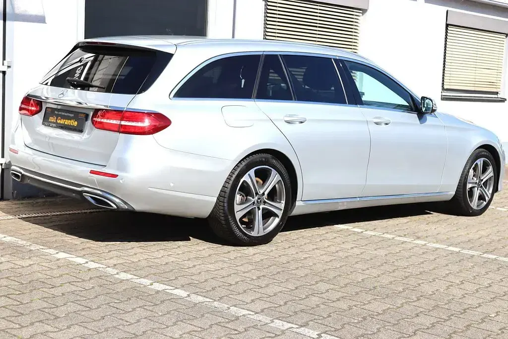 Gebraucht Mercedes E350 Avantgarde 258 PS (189 kW) 2018 Silber Limousine