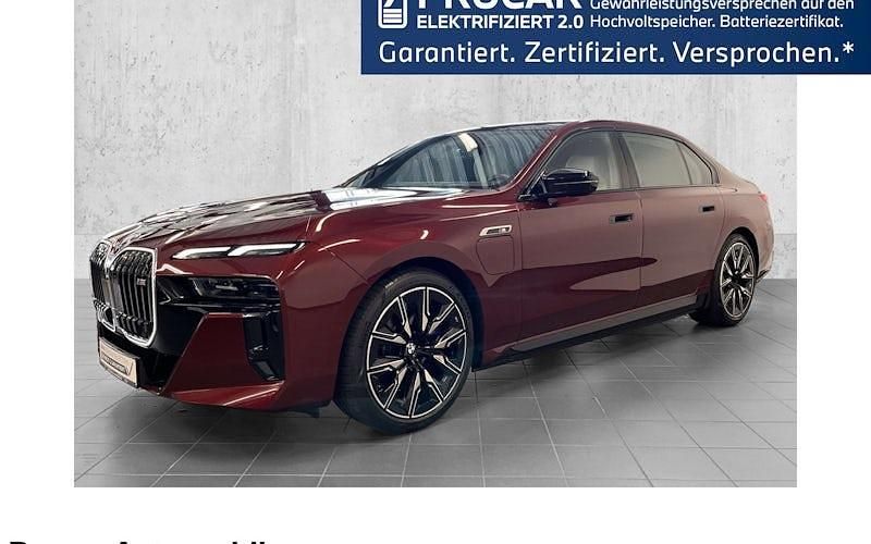 Rot Gebraucht 2024 BMW M760e Comfort Edition Limousine | 124.900 € (Teuer) - Bild 1/4