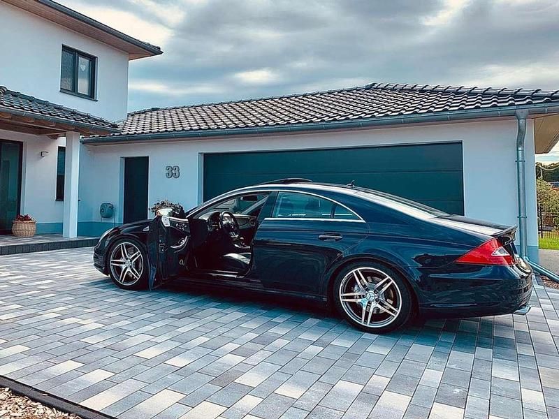 Blau Gebraucht 2008 Mercedes CLS63 AMG AMG Coupé | 33.000 € (Teuer) - Bild 1/4