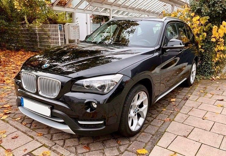 Schwarz Gebraucht 2013 BMW X1 xLine SUV | 7.995 € (Guter Preis) - Bild 1/4
