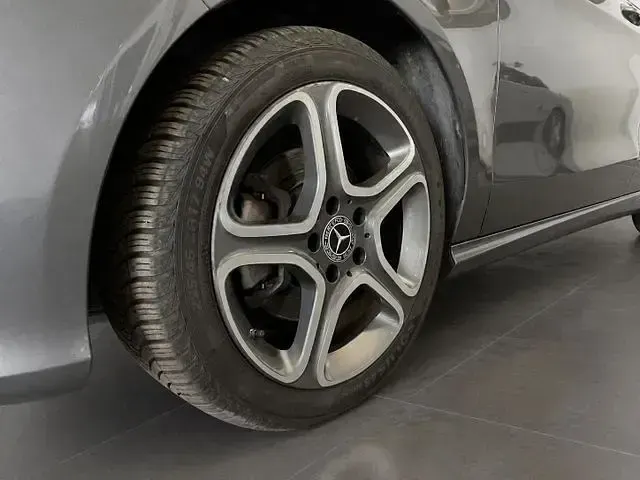 Gebraucht Mercedes CLA200 Business 136 PS (100 kW) 2019 Grau Coupé