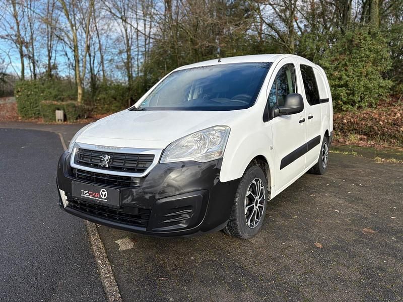 Gebraucht Peugeot Partner Comfort 99 PS (72 kW) 2016 Weiß Van / Kleinbus