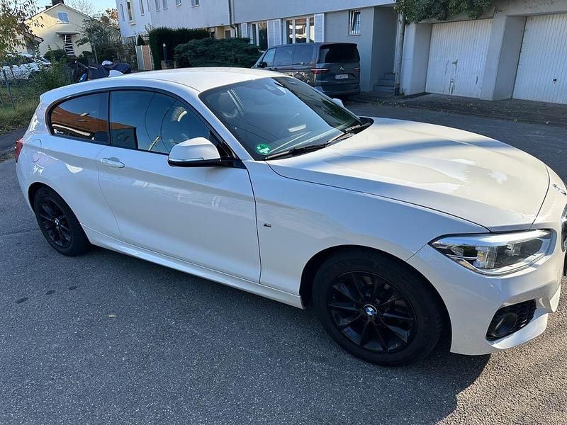 Gebraucht BMW 120 M Sport 190 PS (139 kW) 2015 Weiß Kleinwagen