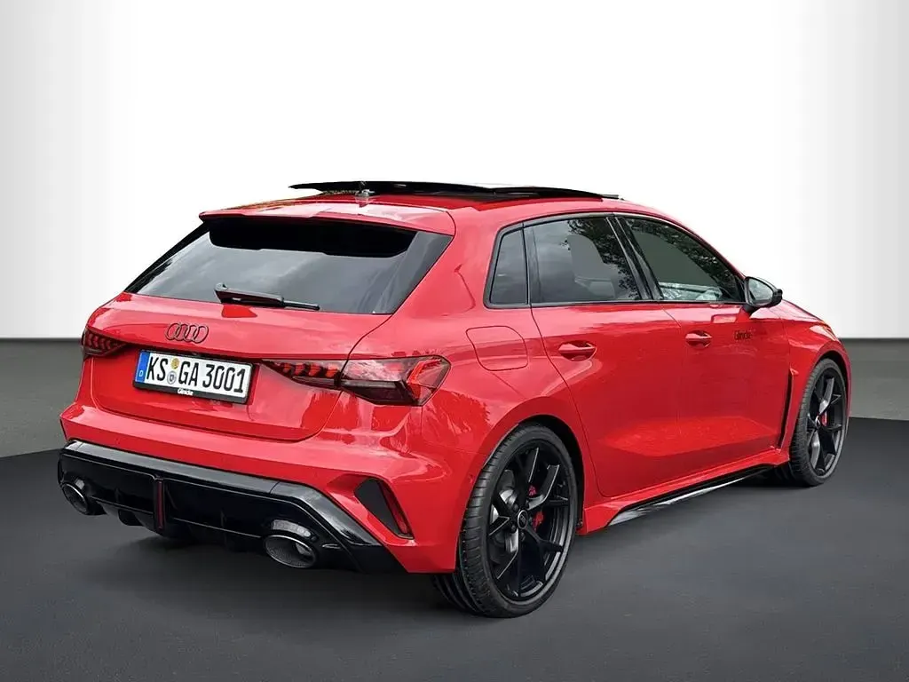 Gebraucht Audi RS3 Sport 400 PS (294 kW) 2026 Progressivrot metallic Limousine