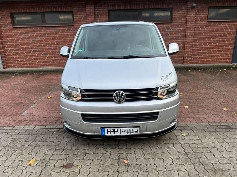 Silber Gebraucht 2010 VW Caravelle Comfortline Van / Kleinbus | 16.998 € (Fairer Preis) - Bild 1/4