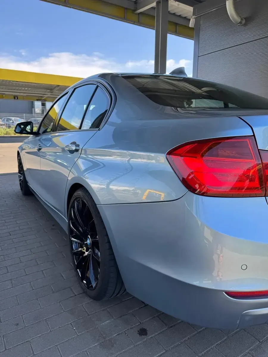 Gebraucht BMW 328 245 PS (180 kW) 2012 Grau Limousine