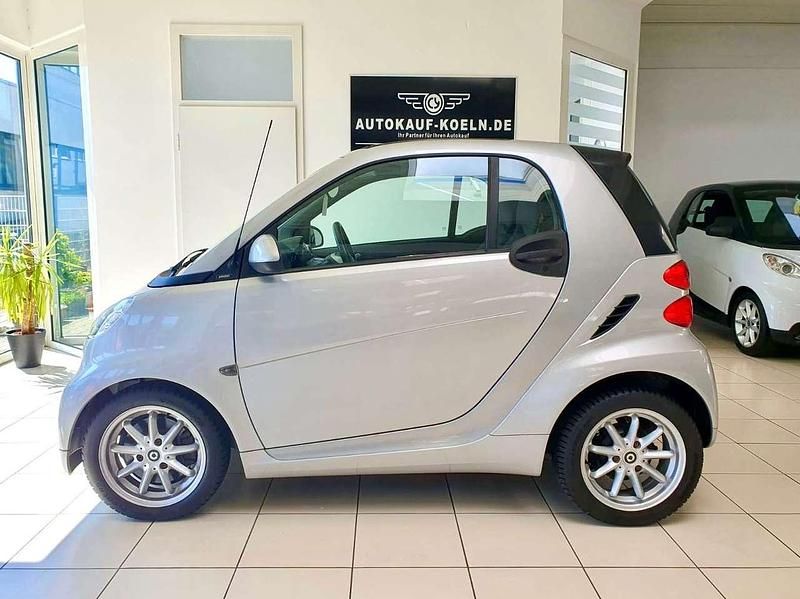 Silber Gebraucht 2011 Smart ForTwo Coupé Passion Coupé | 7.390 € (Teuer) - Bild 1/4