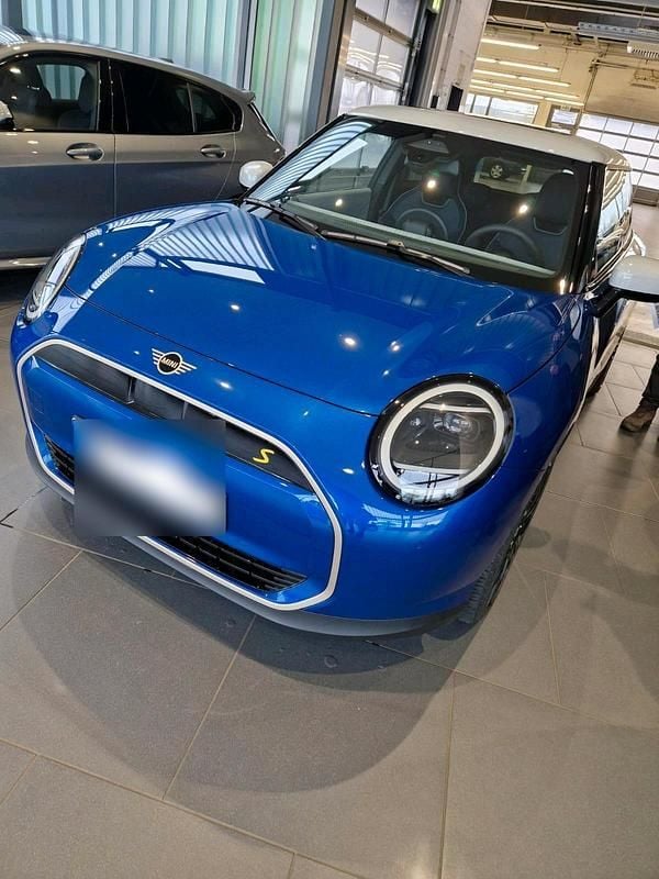 Gebraucht Mini Cooper SE 160 kW (218 PS) 2024 Kleinwagen