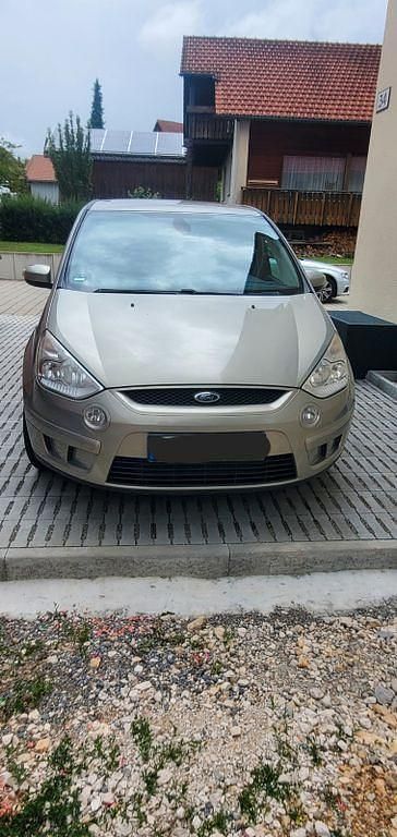 Grau Gebraucht 2009 Ford S-MAX Titanium Van / Kleinbus | 3.000 € - Bild 1/4