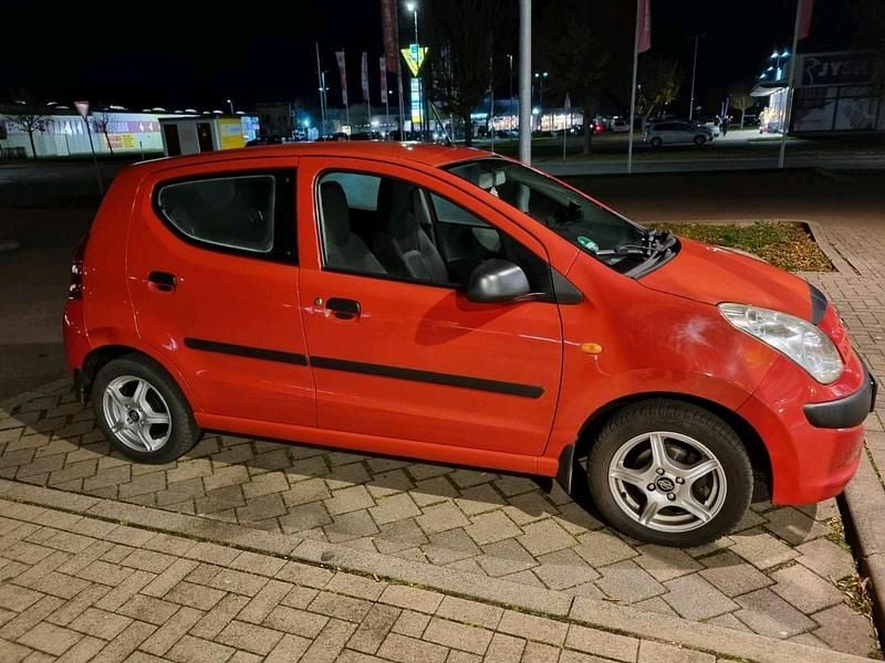 Gebraucht Nissan Pixo 68 PS (50 kW) 2009 Rot Kleinwagen