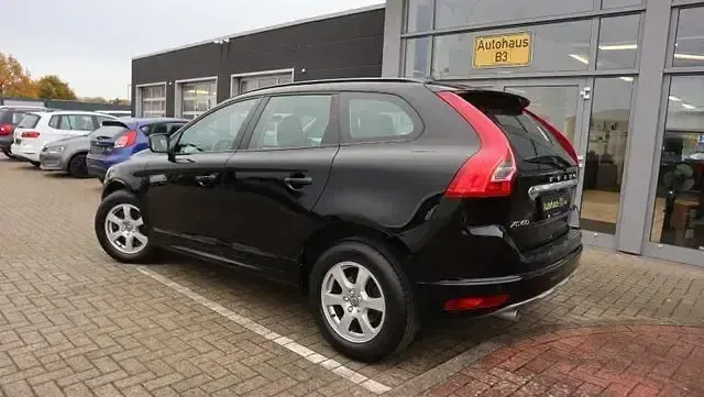 Gebraucht Volvo XC60 Kinetic 150 PS (110 kW) 2016 Schwarz SUV
