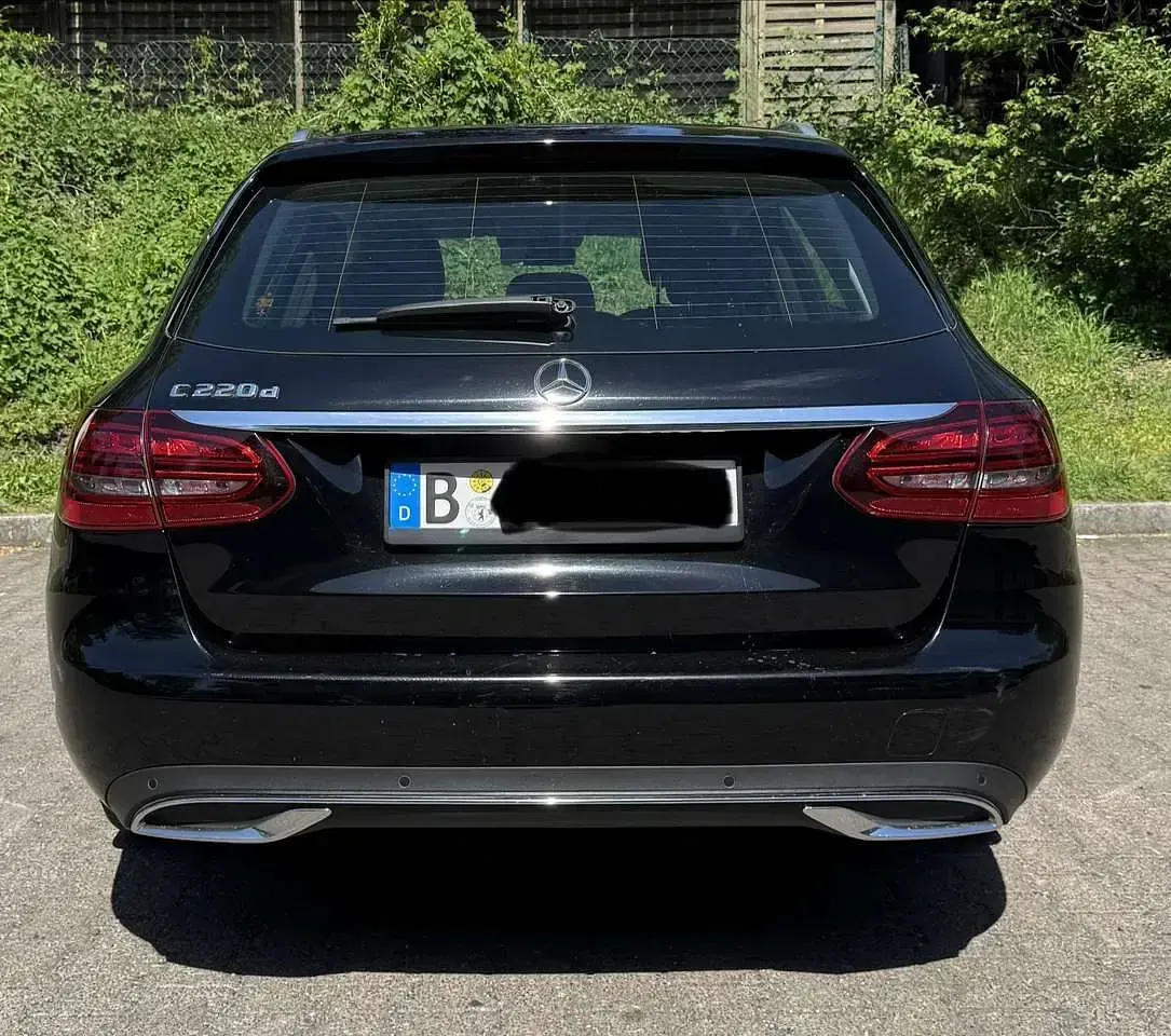 Gebraucht Mercedes C220 194 PS (142 kW) 2021 Schwarz Kombi