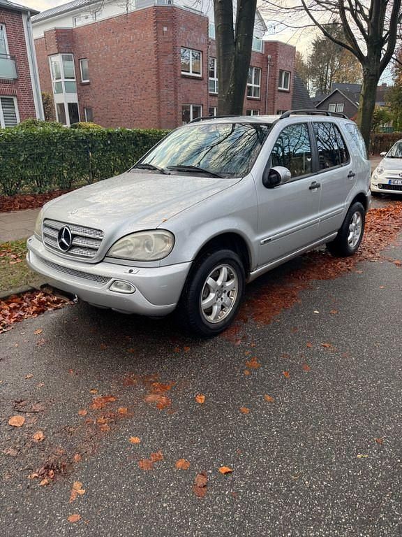 Silber Gebraucht 2004 Mercedes ML270 SUV | 3.700 € (Guter Preis) - Bild 1/4